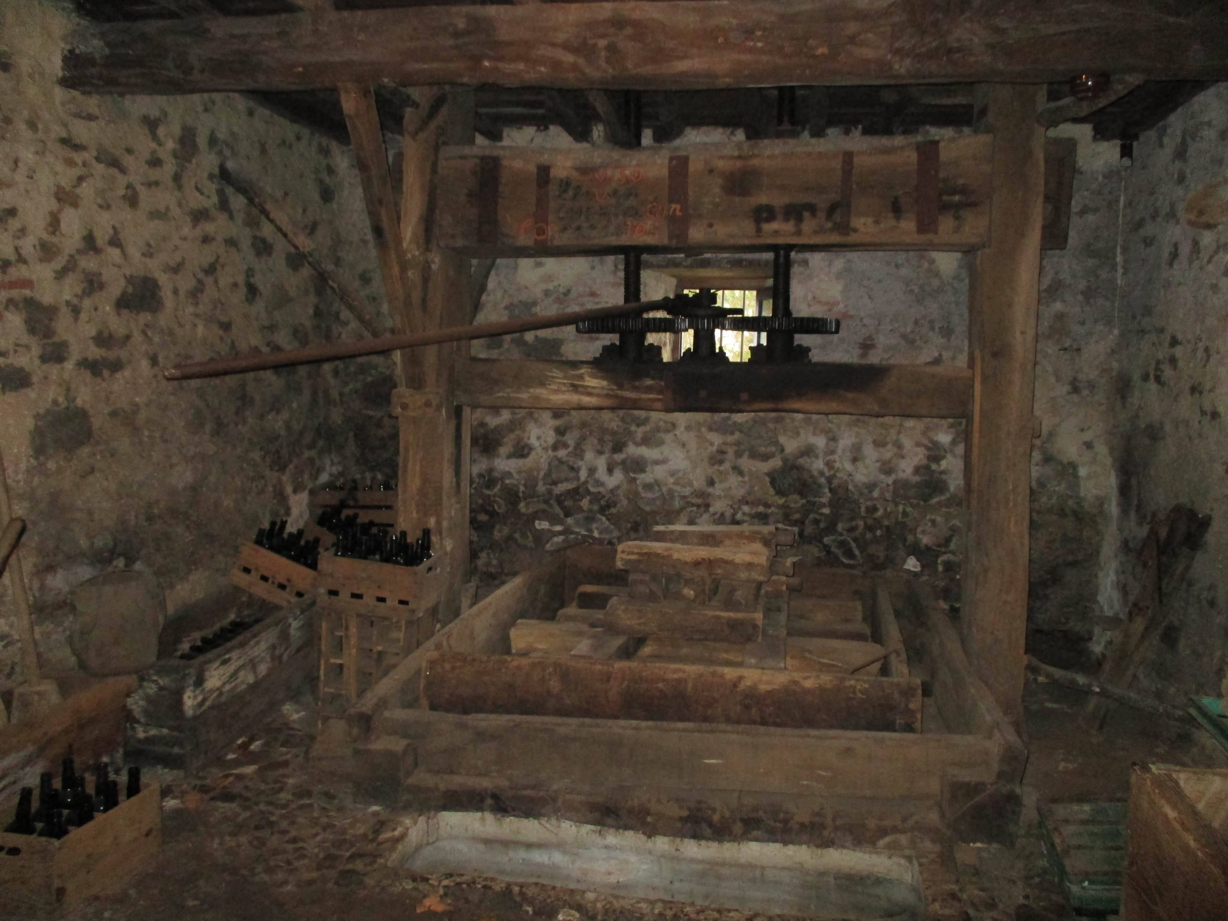 llagar de sidra tradicional en madera